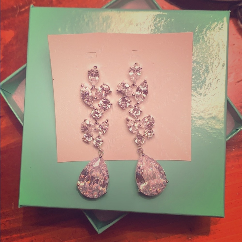 Teardrop diamond wedding earrings
